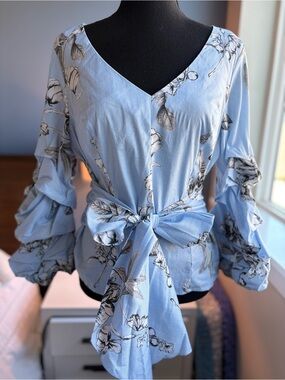 WHBM Blue Floral Pin-Stripe Tie-Waist Ruffle Sleeve Blouse w Ruched Sleeves